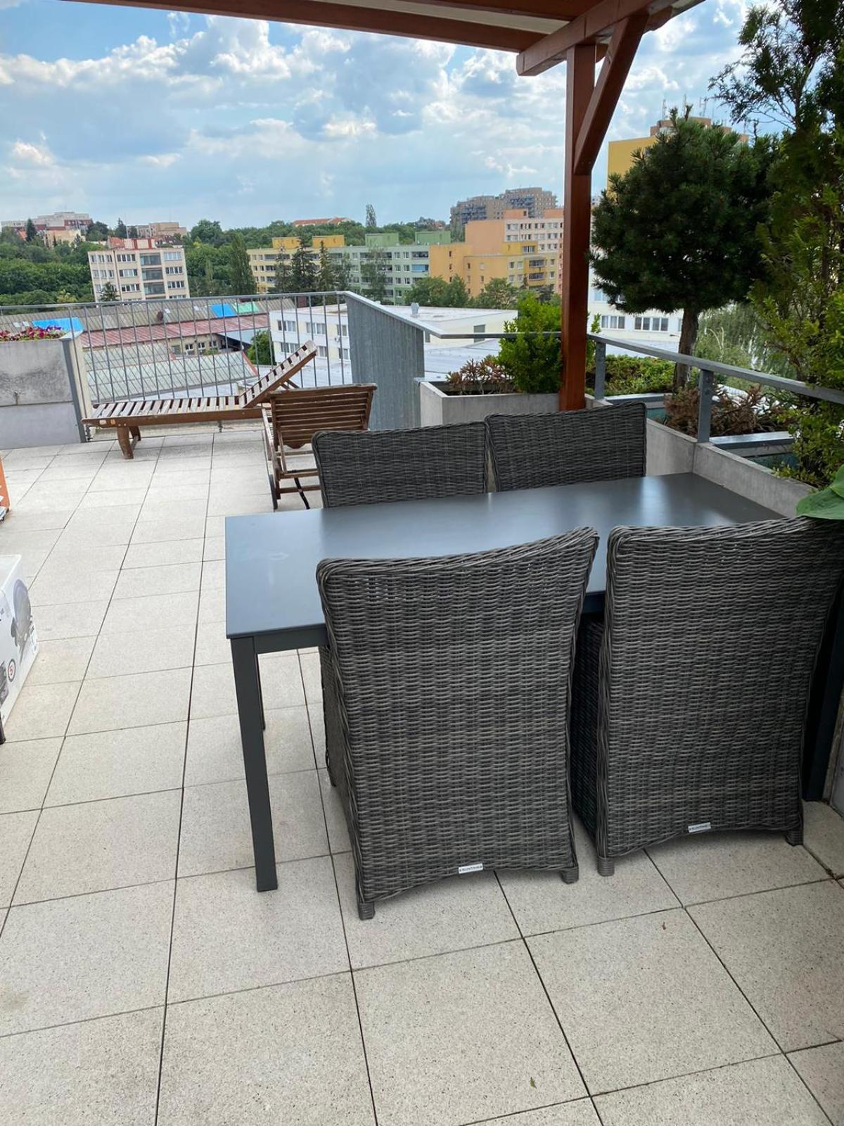 Rooftop Apartment With Pergola And Parking Prague Exterior photo